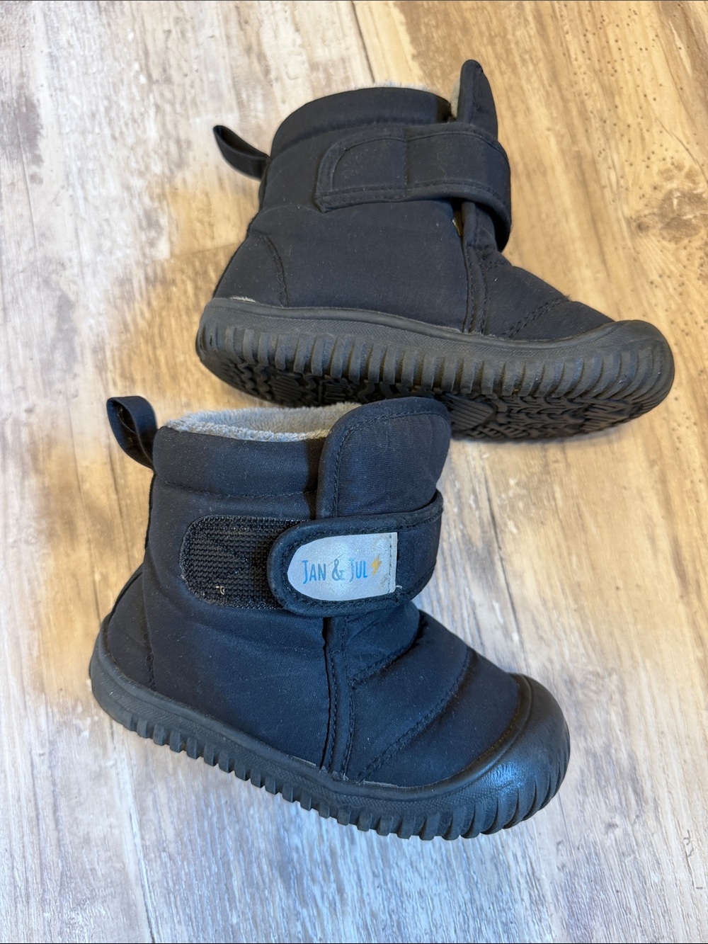 Jan & Jul barefoot Black toddler Kids Winter Boot - Easy Velcro Closure